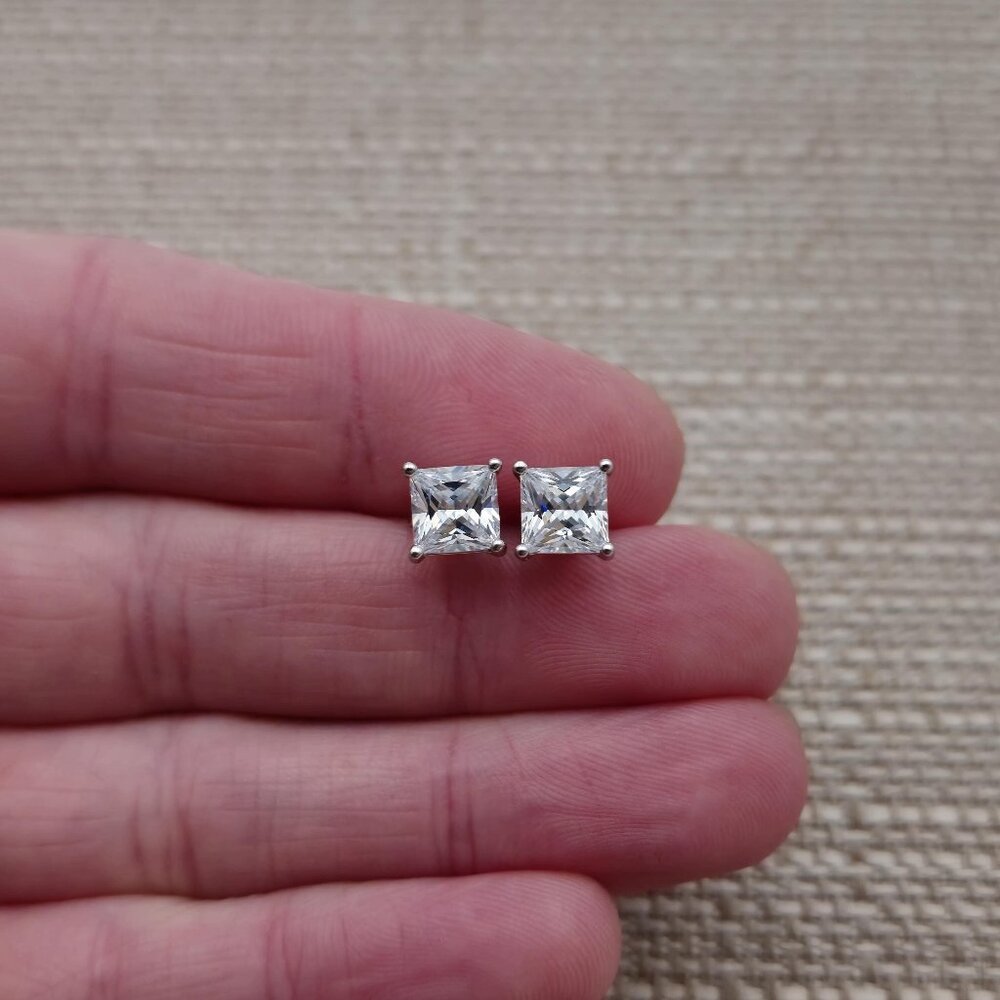 Sterling Silver Beautiful Square Cubic Zirconia Earrings A1767